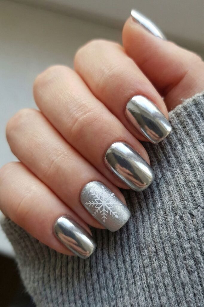 Silver Mirror Snowflake Accent Nails